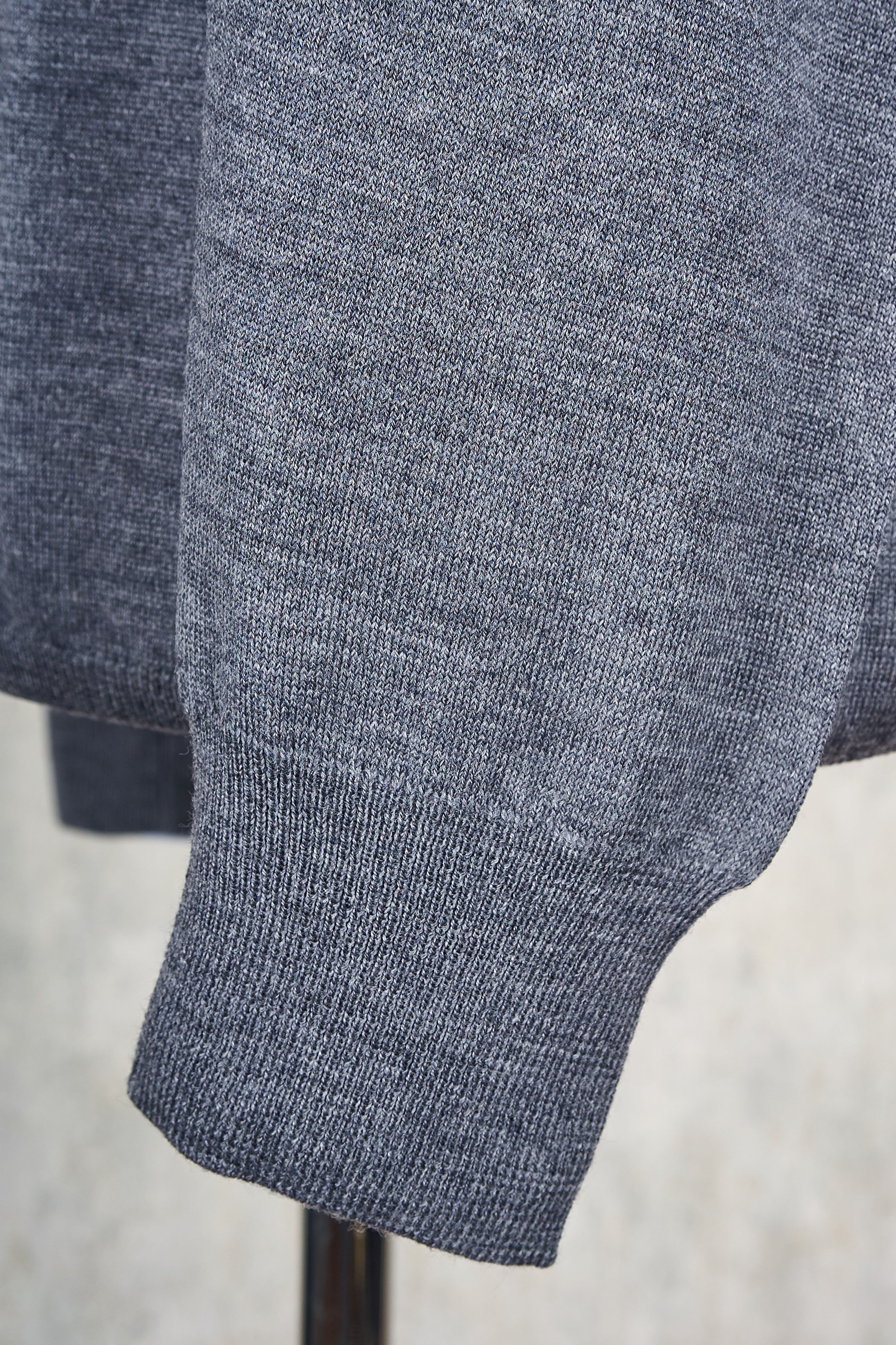 Ascot Chang Light Grey Extra-Fine Merino Wool V-Neck Sweater